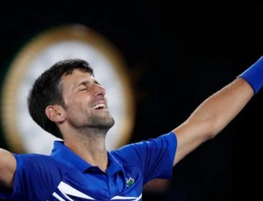 «Βασιλιάς» ο Τζόκοβιτς: Διέλυσε τον Ναδάλ με 3-0 και κατέκτησε το 7ο Grand Slam (βίντεο)